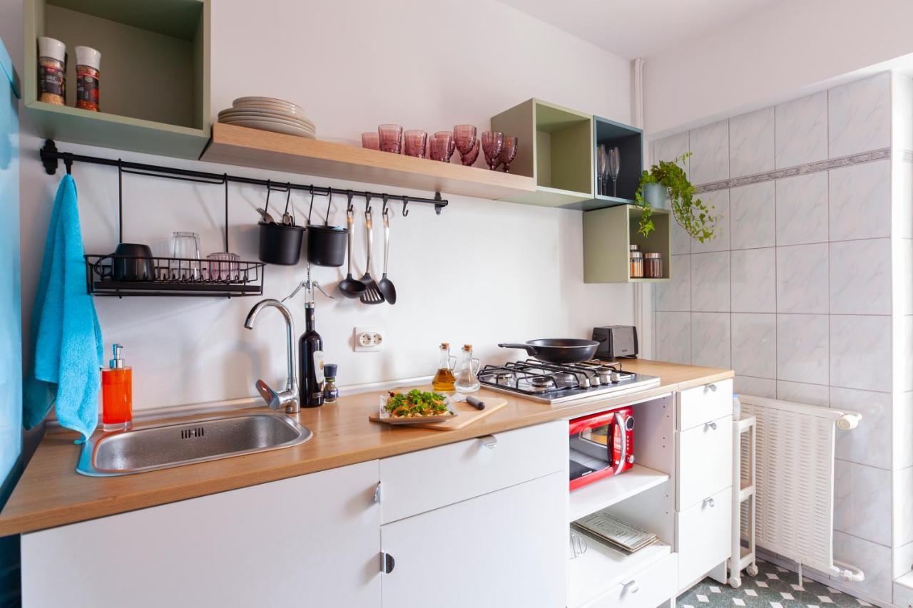 13 Septembrie Apt, Near Marriott Bucarest Extérieur photo