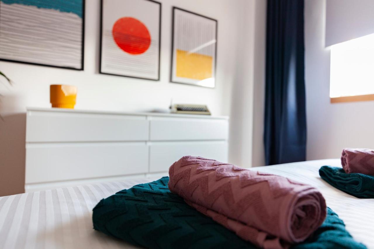 13 Septembrie Apt, Near Marriott Bucarest Extérieur photo