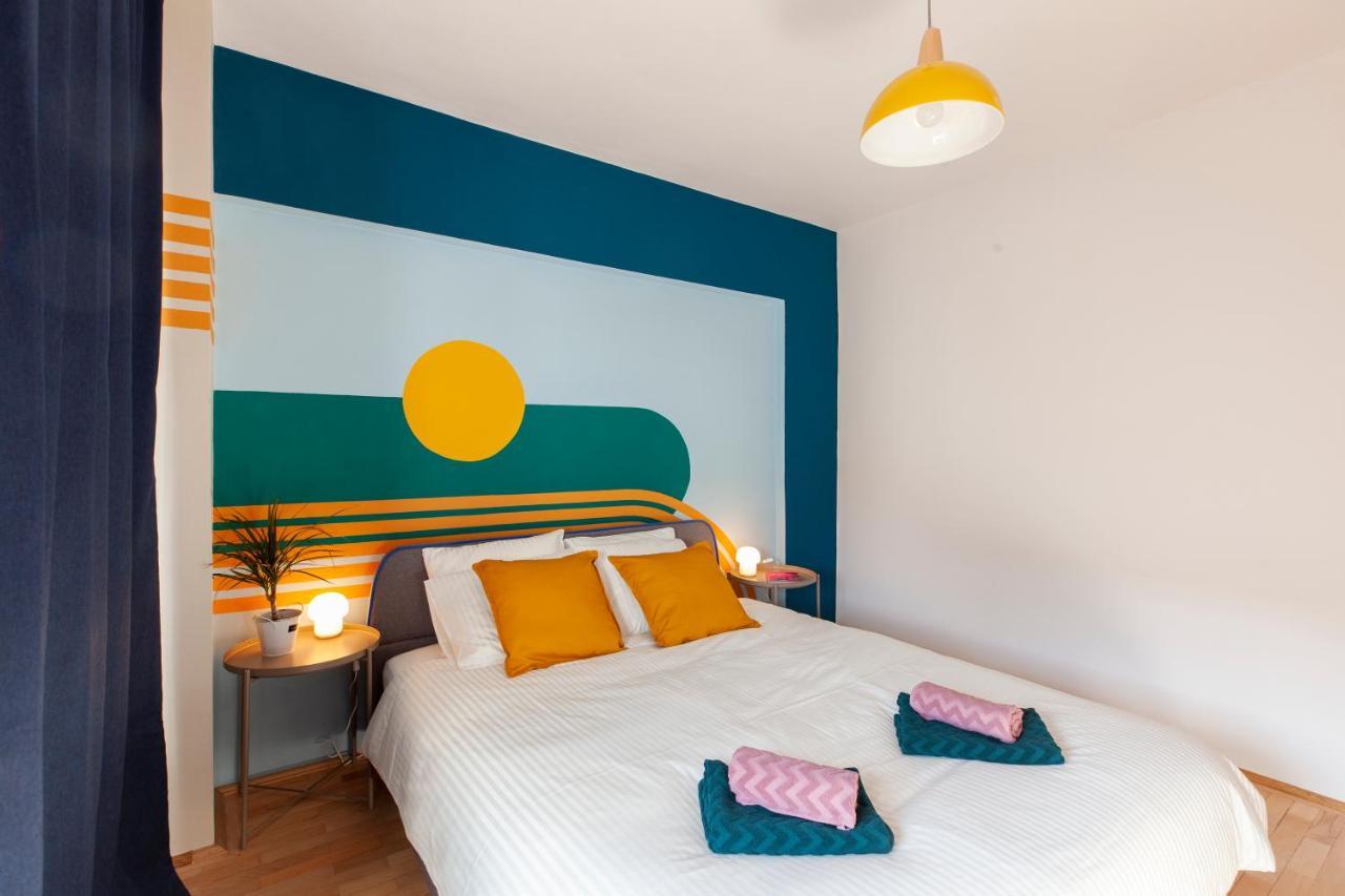 13 Septembrie Apt, Near Marriott Bucarest Extérieur photo